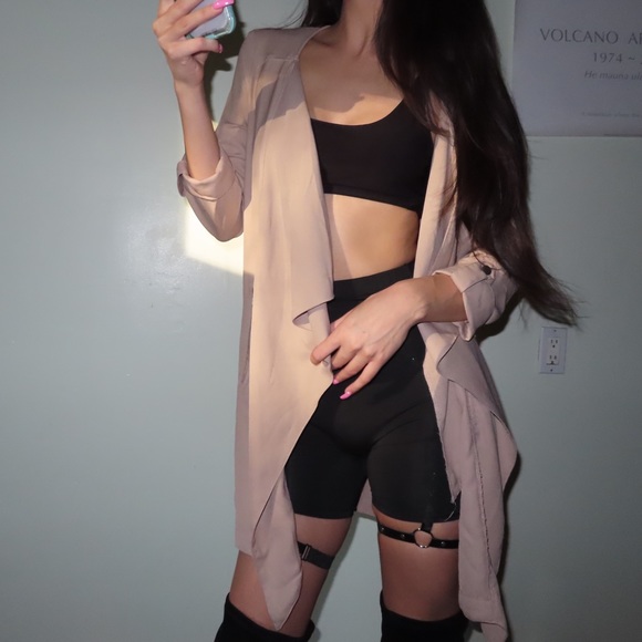 ( SOLD ❗️) Miss London Cream Blazer - Picture 2 of 5